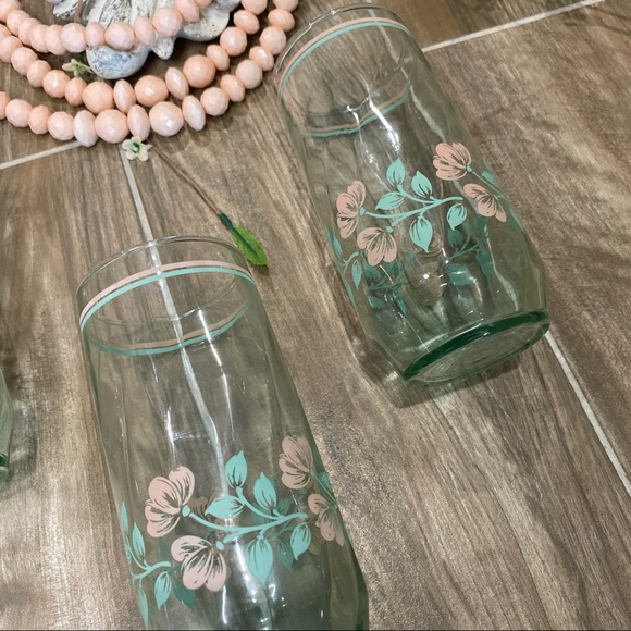 Vtg 70s/80s pastel pink floral drinking glass set - Picture 3 of 5
